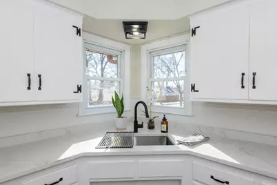 5300 W Euclid Ave, Milwaukee, WI 53219 - Photo 9