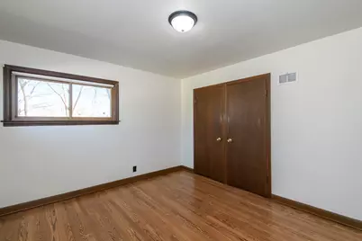 5300 W Euclid Ave, Milwaukee, WI 53219 - Photo 29