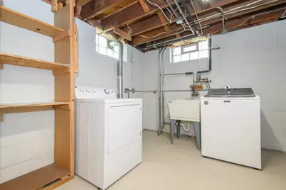 5300 W Euclid Ave, Milwaukee, WI 53219 - Photo 37