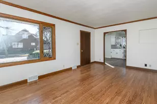 5300 W Euclid Ave, Milwaukee, WI 53219 - Photo 19