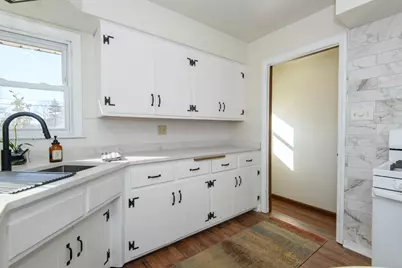 5300 W Euclid Ave, Milwaukee, WI 53219 - Photo 11