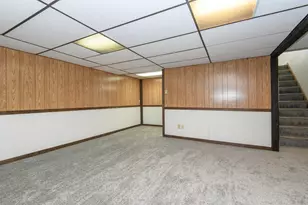 5300 W Euclid Ave, Milwaukee, WI 53219 - Photo 33