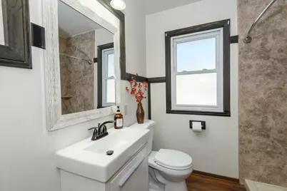 5300 W Euclid Ave, Milwaukee, WI 53219 - Photo 25