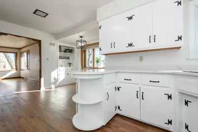 5300 W Euclid Ave, Milwaukee, WI 53219 - Photo 7