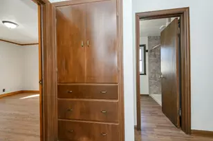 5300 W Euclid Ave, Milwaukee, WI 53219 - Photo 21