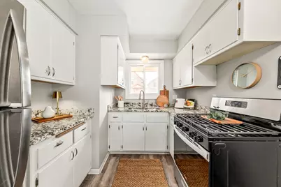 2863 S 34th St, Milwaukee, WI 53215 - Photo 13