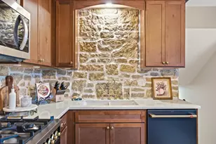 N75W7085 Linden St, Cedarburg, WI 53012 - Photo 15