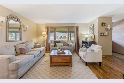 N75W7085  Linden St, Cedarburg, WI 53012 - Photo 7