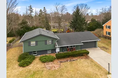 N75W7085  Linden St, Cedarburg, WI 53012 - Photo 3