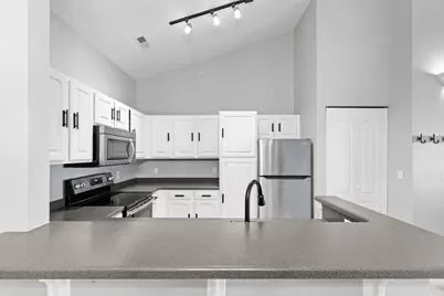 2720  Northview Rd #30, Waukesha, WI 53188 - Photo 5