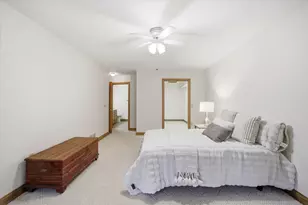 465 Hartford Square, Hartford, WI 53027 - Photo 21