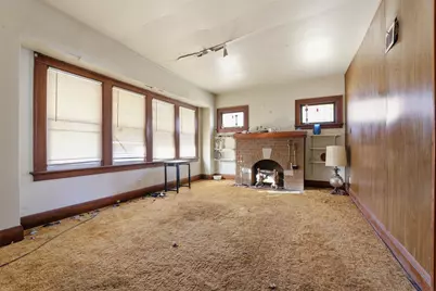 4058 N 24th Pl, Milwaukee, WI 53209 - Photo 3