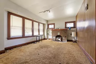 4058 N 24th Pl, Milwaukee, WI 53209 - Photo 3