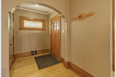 929 S 56th St, West Allis, WI 53214 - Photo 3