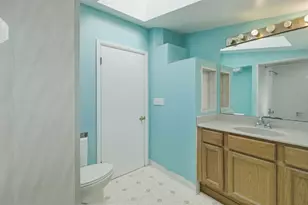 929 S 56th St, West Allis, WI 53214 - Photo 9