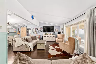 5725  Charles St, Racine, WI 53402 - Photo 7