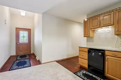 W203N16184  Pin Oak Cir, Jackson, WI 53037 - Photo 5
