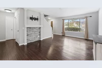 6113 W Calumet Rd, Milwaukee, WI 53223 - Photo 9