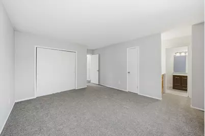 6113 W Calumet Rd, Milwaukee, WI 53223 - Photo 11