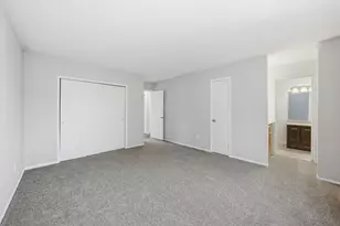 6113 W Calumet Rd, Milwaukee, WI 53223 - Photo 11