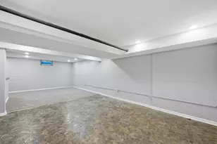 6113 W Calumet Rd, Milwaukee, WI 53223 - Photo 23