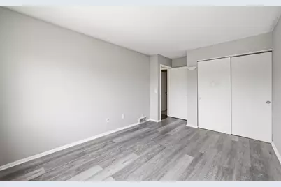 6113 W Calumet Rd, Milwaukee, WI 53223 - Photo 19