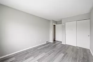 6113 W Calumet Rd, Milwaukee, WI 53223 - Photo 19