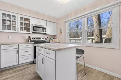 4958 W Colonial Ct, Greenfield, WI 53220 - Photo 3