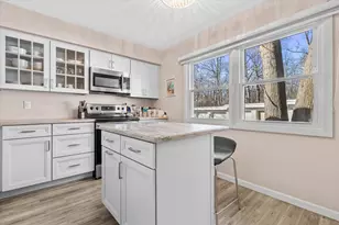 4958 W Colonial Ct, Greenfield, WI 53220 - Photo 3