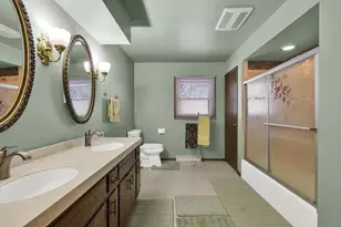 7953 Chapel Hill Ct, Franklin, WI 53132 - Photo 27