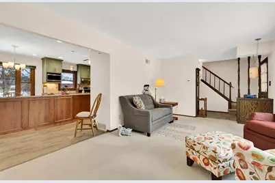 7953  Chapel Hill Ct, Franklin, WI 53132 - Photo 9