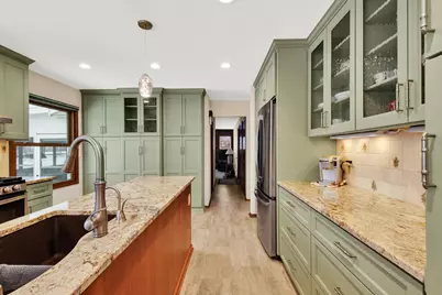 7953  Chapel Hill Ct, Franklin, WI 53132 - Photo 11