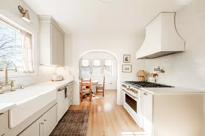 2867 N 72nd St, Milwaukee, WI 53210 - Photo 7