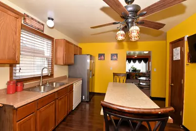 4040 N 11th St, Milwaukee, WI 53209 - Photo 11