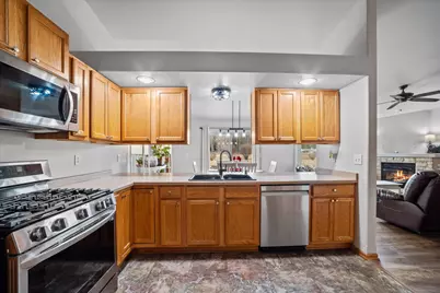 3228  Sherman Parc Cir, Jackson, WI 53037 - Photo 7