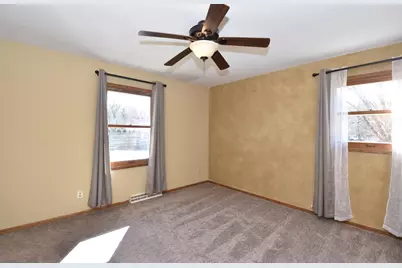 2940  Woodland Ct, Richfield, WI 53017 - Photo 25
