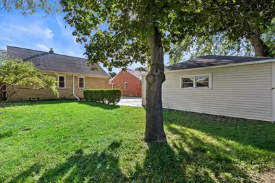 3251 N 94th St, Milwaukee, WI 53222 - Photo 23