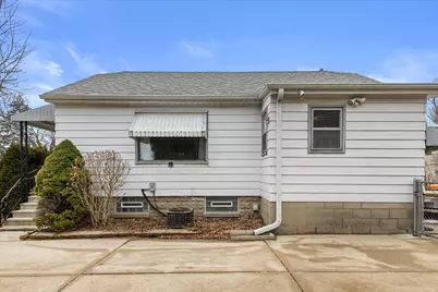 3928 E Birchwood Ave, Cudahy, WI 53110 - Photo 3