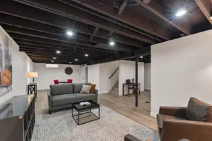 8424 N Fox Croft Ln, Fox Point, WI 53217 - Photo 17