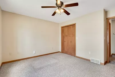 1392  Rosewood Trl, Onalaska, WI 54650 - Photo 9