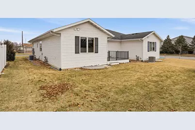 1392  Rosewood Trl, Onalaska, WI 54650 - Photo 21