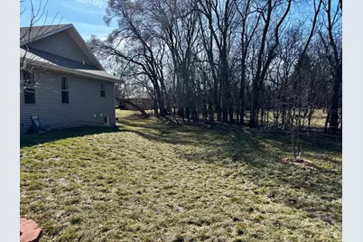 6183 S 40th St, Greenfield, WI 53221 - Photo 57