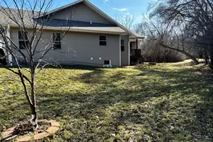 6183 S 40th St, Greenfield, WI 53221 - Photo 55