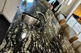 6183 S 40th St, Greenfield, WI 53221 - Photo 13