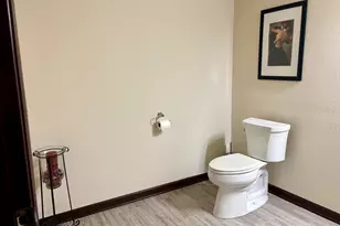 6183 S 40th St, Greenfield, WI 53221 - Photo 41