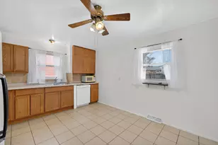 1910 Shoop St, Racine, WI 53404 - Photo 7