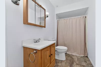 1910  Shoop St, Racine, WI 53404 - Photo 17