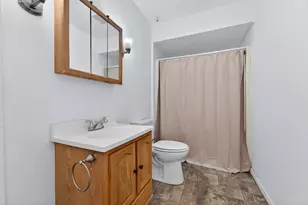 1910 Shoop St, Racine, WI 53404 - Photo 17