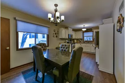 1370 S 122nd St, West Allis, WI 53214 - Photo 5