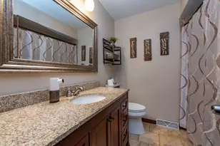 1370 S 122nd St, West Allis, WI 53214 - Photo 7